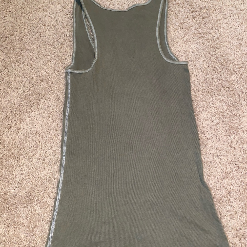Tank Top! - Picture 4 of 4